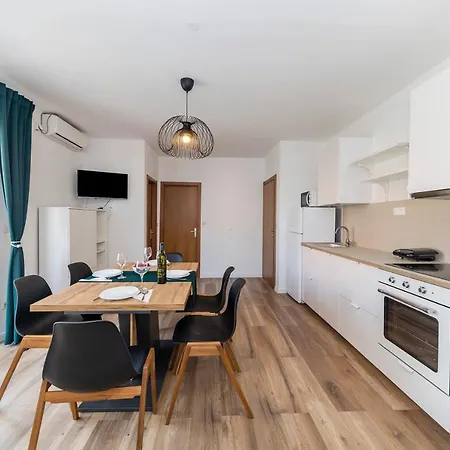 Maestral Apartman *