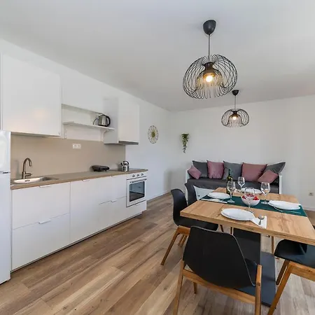 Maestral Apartman *