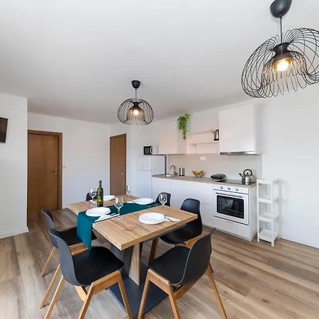 Apartman Maestral *